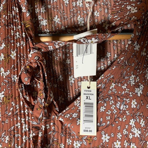 Brown ribbed light weight blouse with white floral mauscrda open low v front NWT - Picture 5 of 8